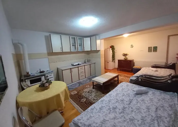 Apartment Little Village