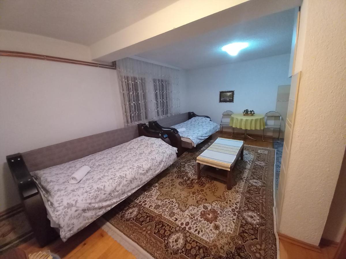 Little Village Apartment *